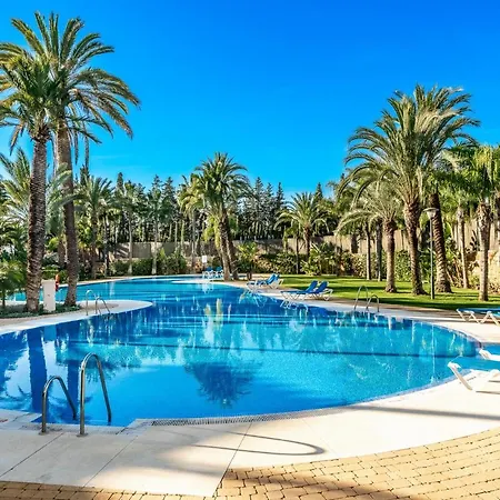 Modern & Peaceful 2br W/parking - Medina Banus Марбелья